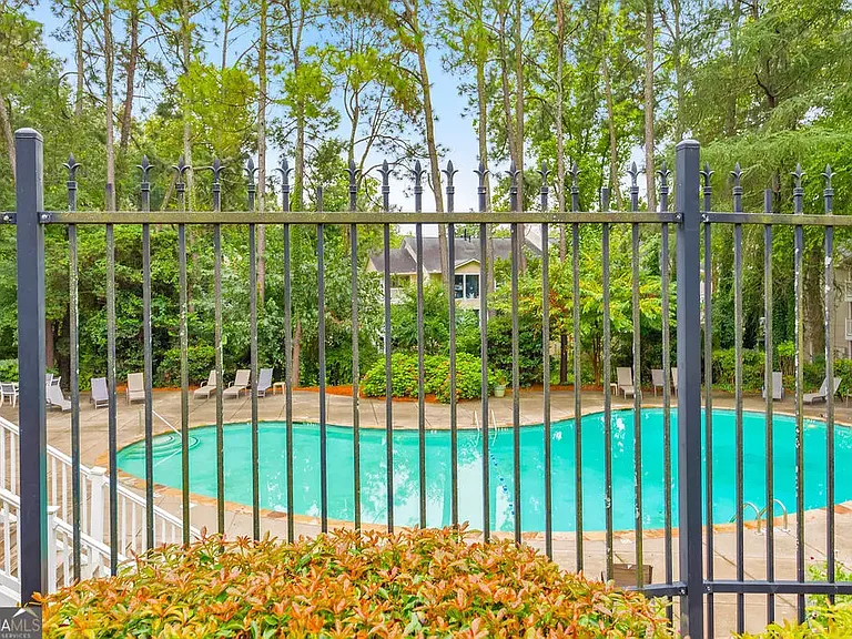 906 Augusta Dr SE #2 — Photo 10