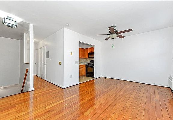 5th image of 526 Louisiana Ave Unit 3