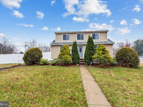 2075 Bergey Rd, Hatfield, PA 19440