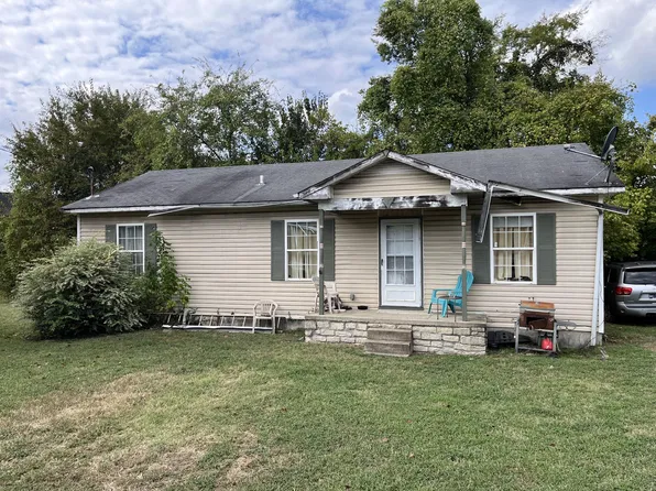 3202 Woodstock Dr, Nashville, TN 37207