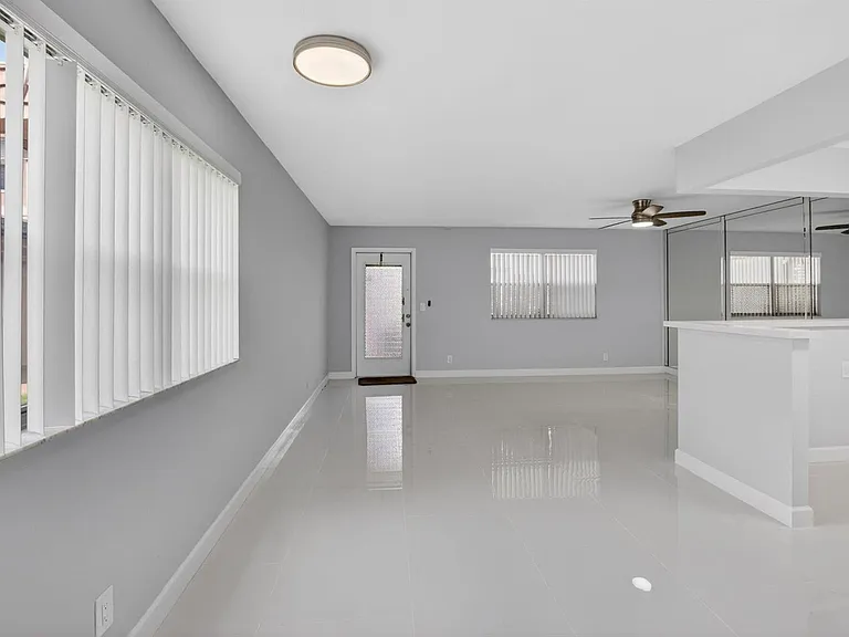11 Brittany Ave #A — Photo 5