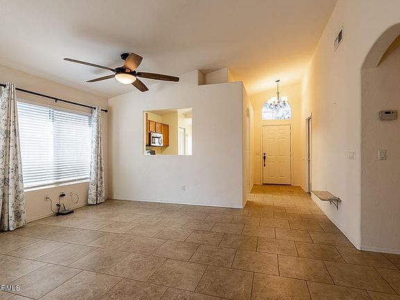 4th image of 5013 E Hilton Ave