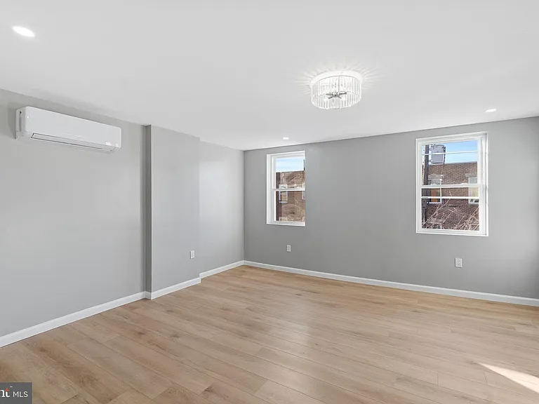 1203 Moore St — Photo 17