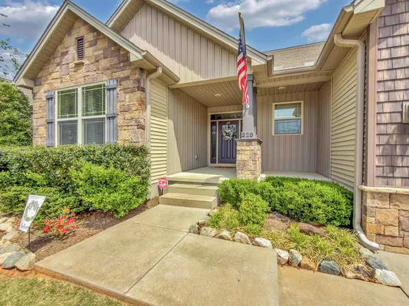 225 Bayswater Ln, Greer, SC 29651