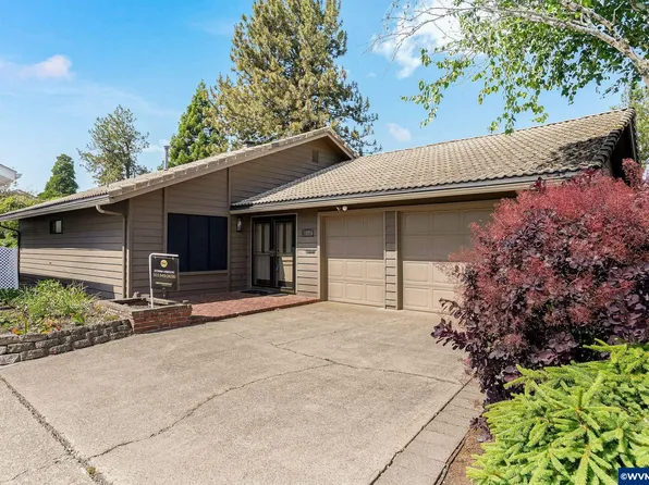 3184 Oakcrest Dr NW, Salem, OR 97304