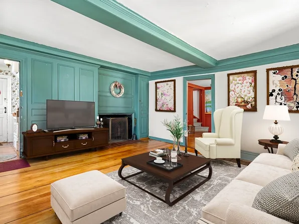125 Derby St #D, Salem, MA 01970