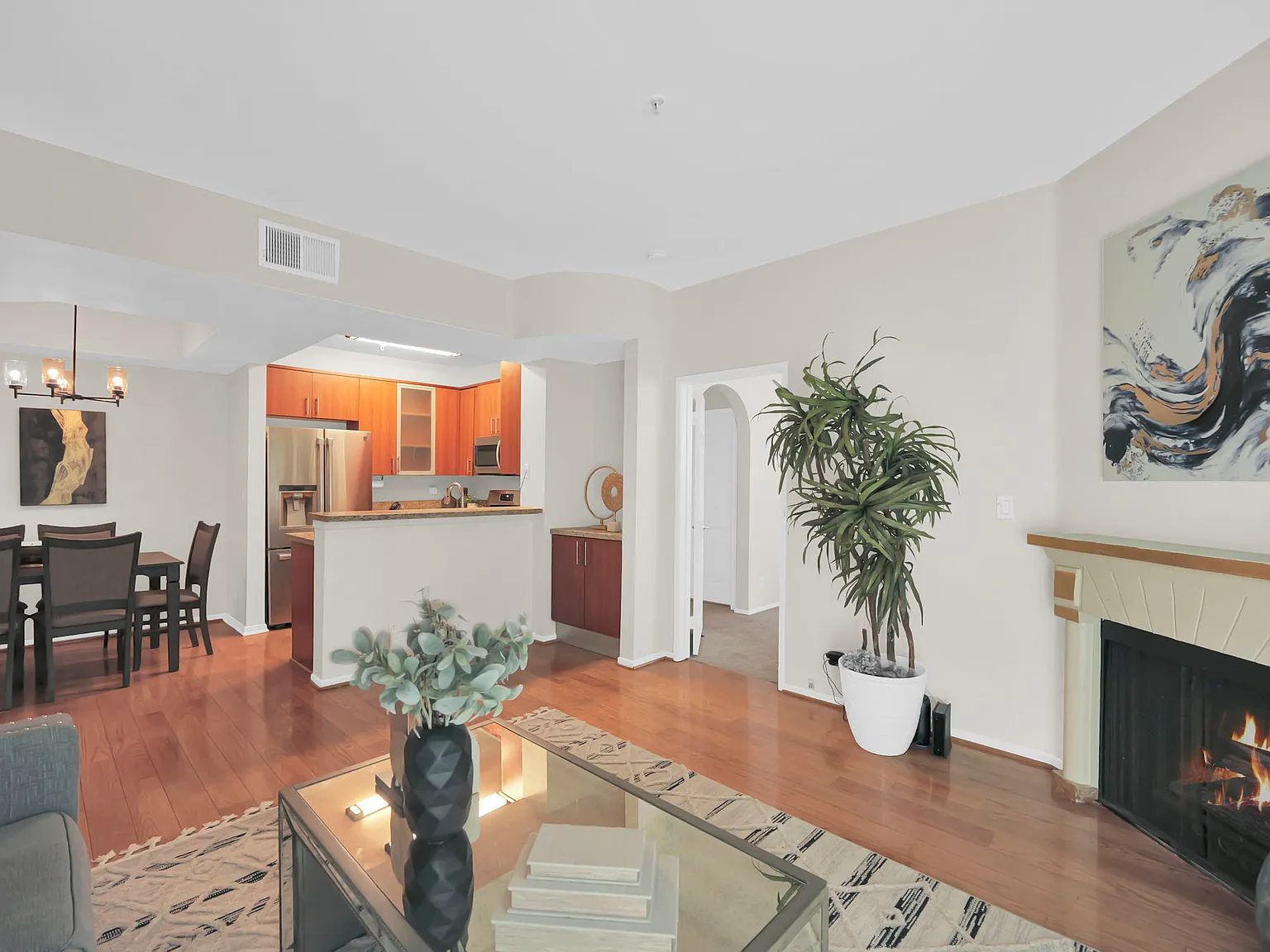 2 bed, 942 sqft, $2,850 — Photo 3