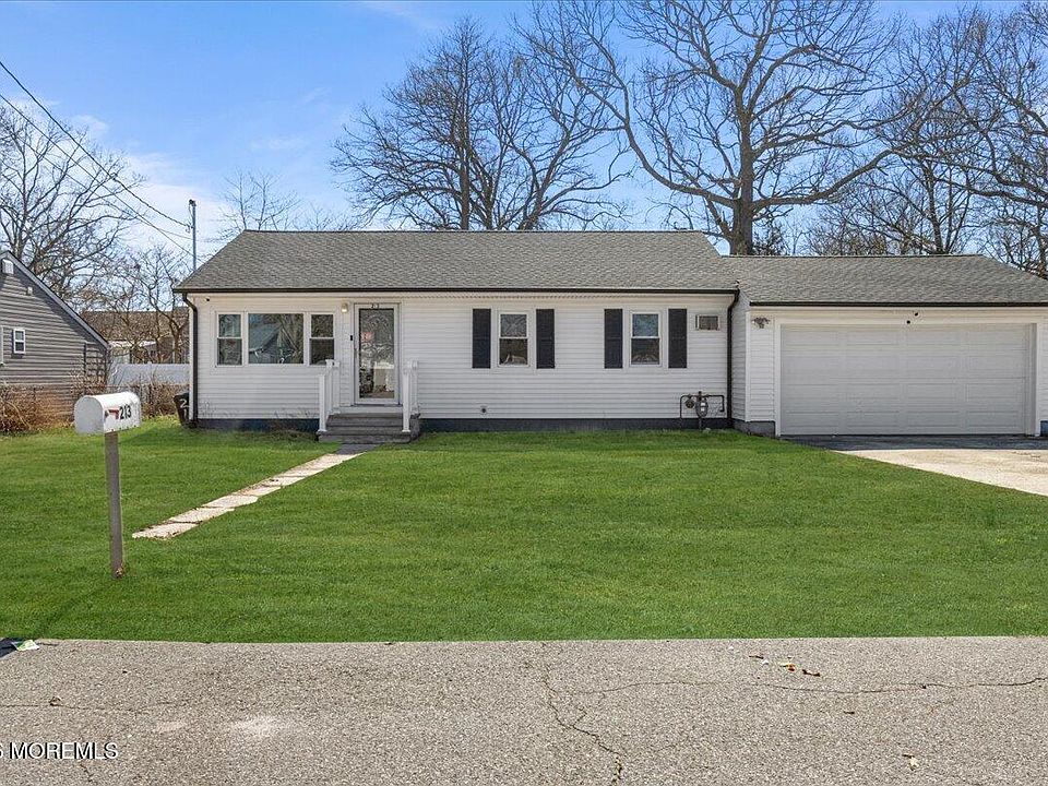 1st image of 213 Chestnut Drive