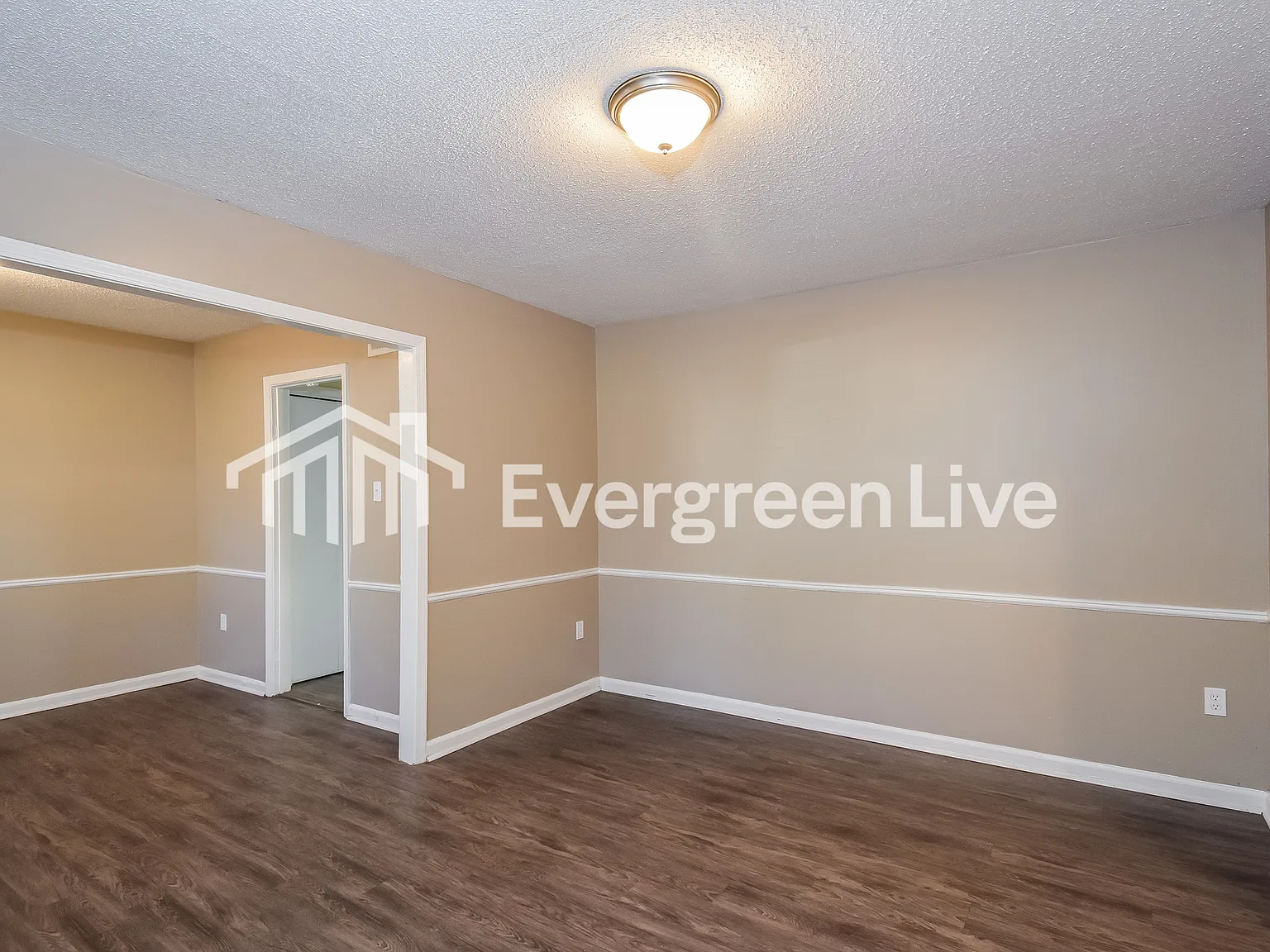 3 bed, 2.0 bath, 1422 sqft, $1,245 — Photo 4