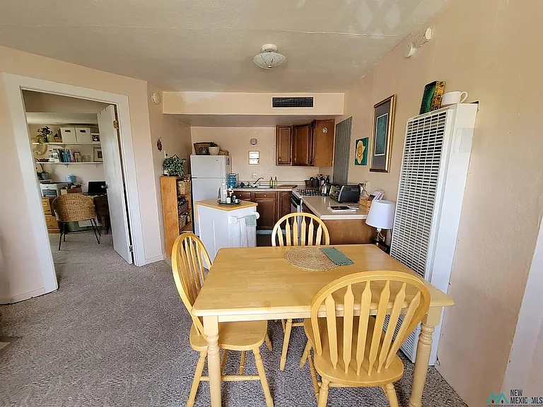 220 N Foch St #3 — Photo 1