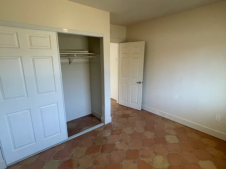 544 S 36th St — Photo 12