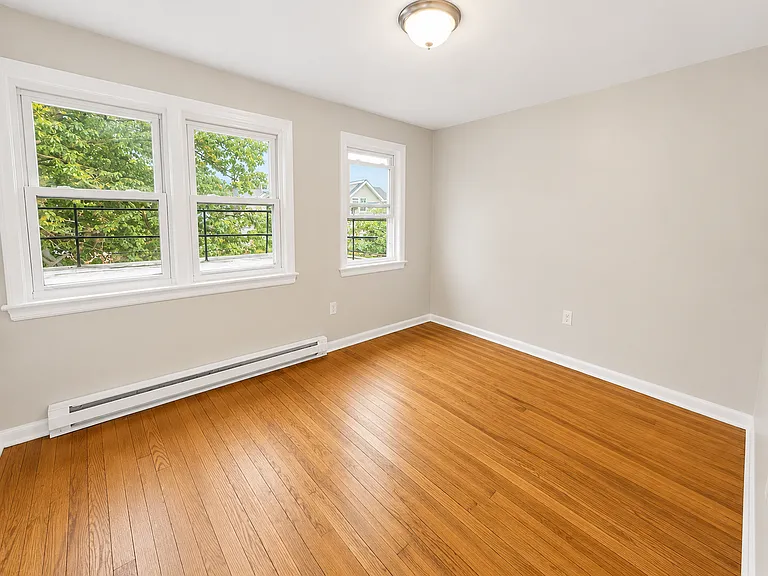 402-404 Myrtle Ave #3 — Photo 6