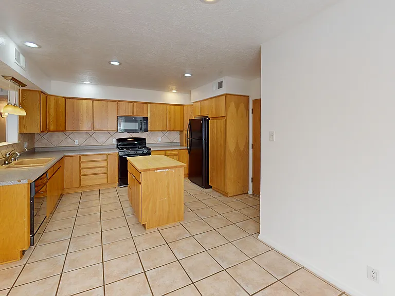 821 Oro Real NE — Photo 11