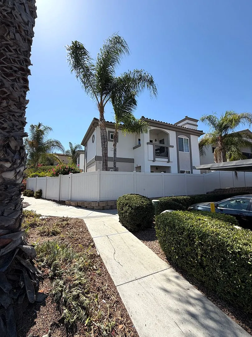 Resort-Style Living In Spring Valley 2bd/2ba — Photo 4