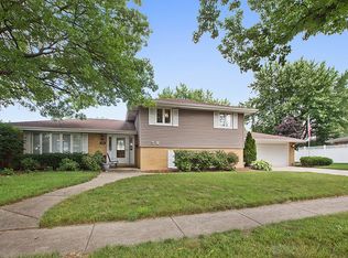 1201 Hillview Dr, Lemont, IL 60439