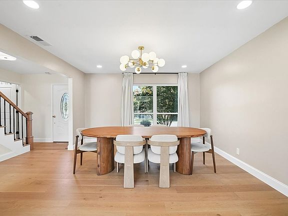 4th image of 2310 Greenhill Dr