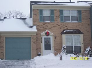 1312 Robin Dr, Carol Stream, IL 60188