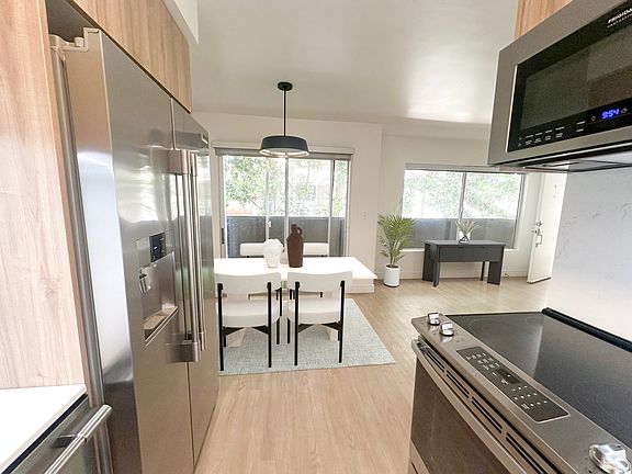 2nd image of 1007 Lincoln Blvd APT 7