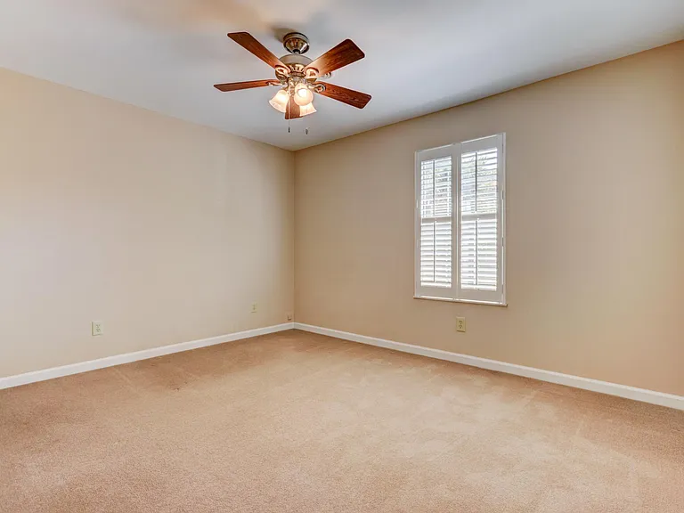 800 Black Rock Cir — Photo 13