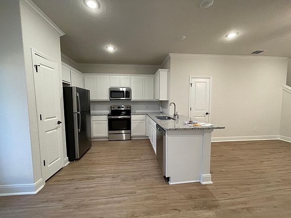 2nd image of 10322 Candlewood Ln