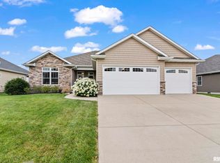 2812 Castlerock Rdg, Springfield, IL 62711