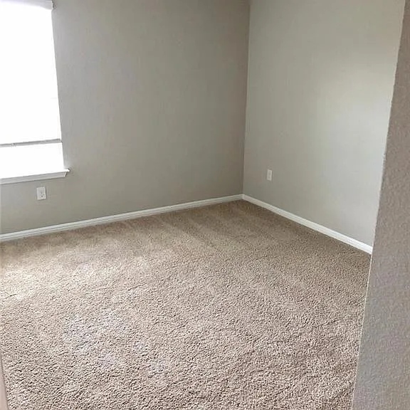 10701 Seguin Rd — Photo 15