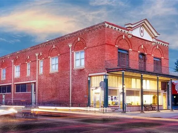 118 N 5th St, Alpine, TX 79830