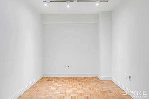 Rented by Spire Group | media 27