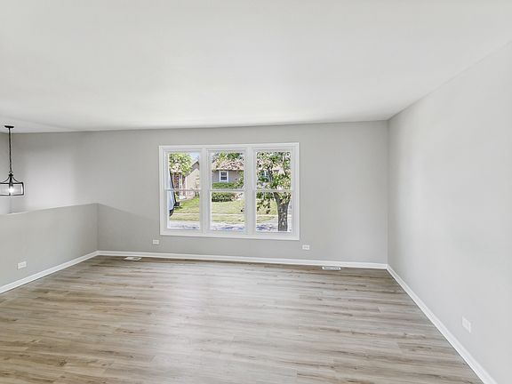 2nd image of 17780 Yale Ln