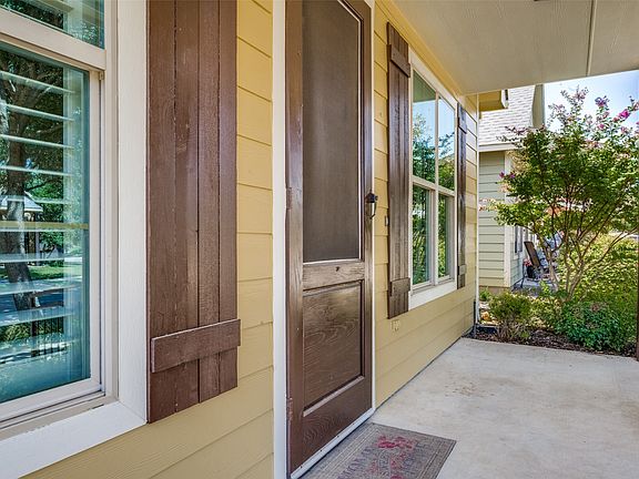 3rd image of 2508 Rugby Ln