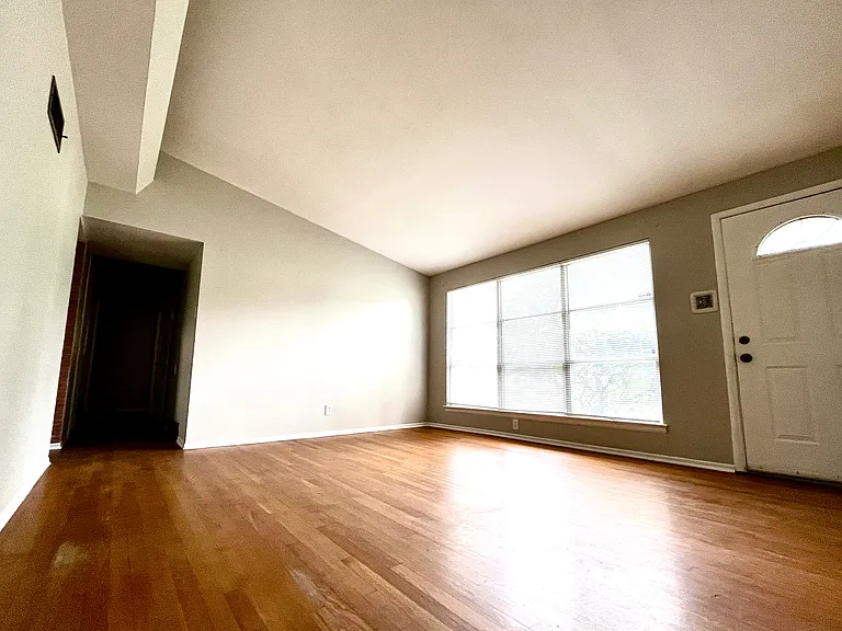 880 Gladiola Dr — Photo 1