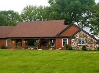 1041 Bluffside Rd, Columbia, IL 62236