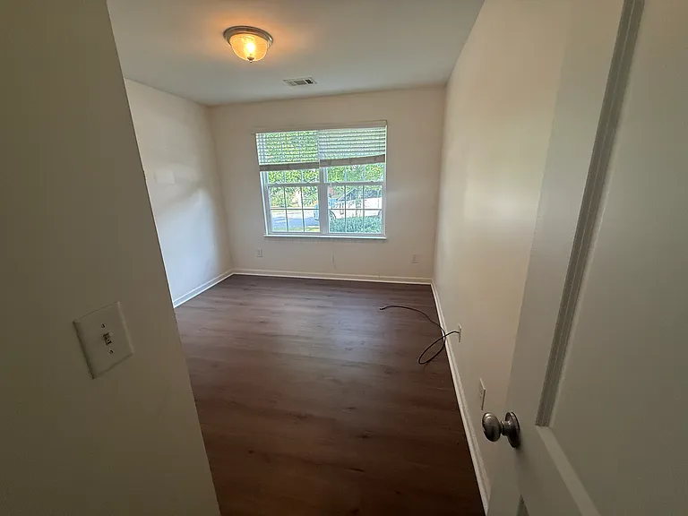 221 Rivers Edge Cir — Photo 18