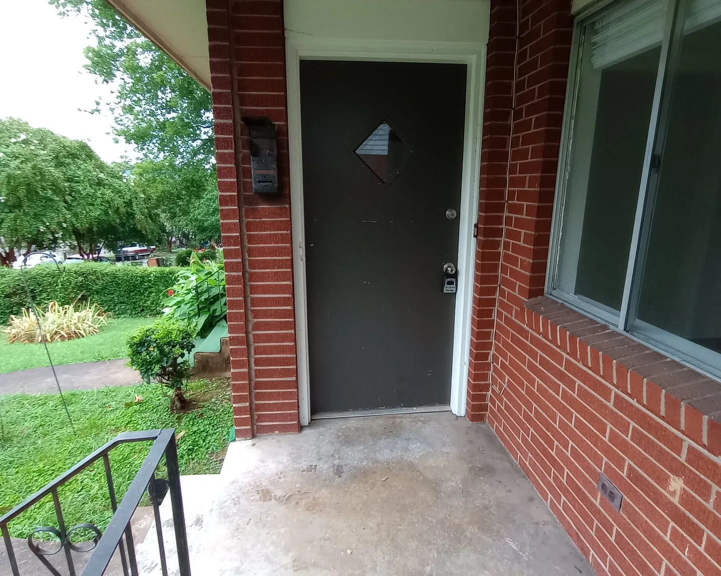 Duplex walking distance to UTC! — Photo 3