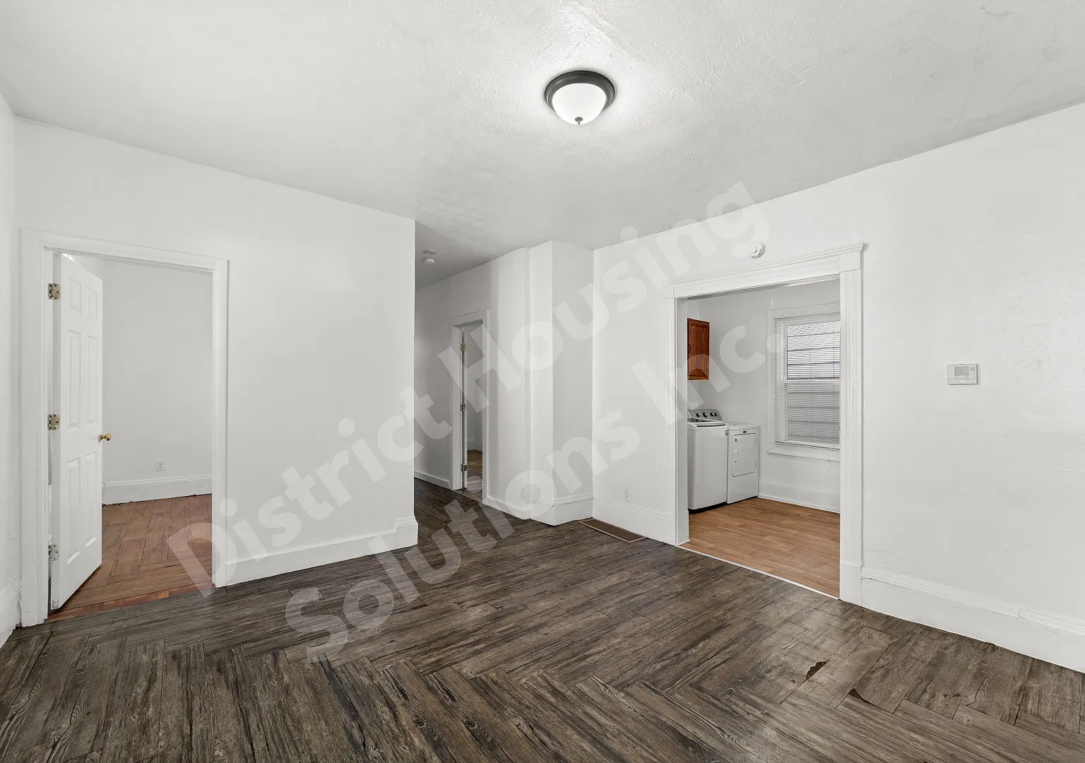 3 bed, 1272 sqft, $1,255 — Photo 2