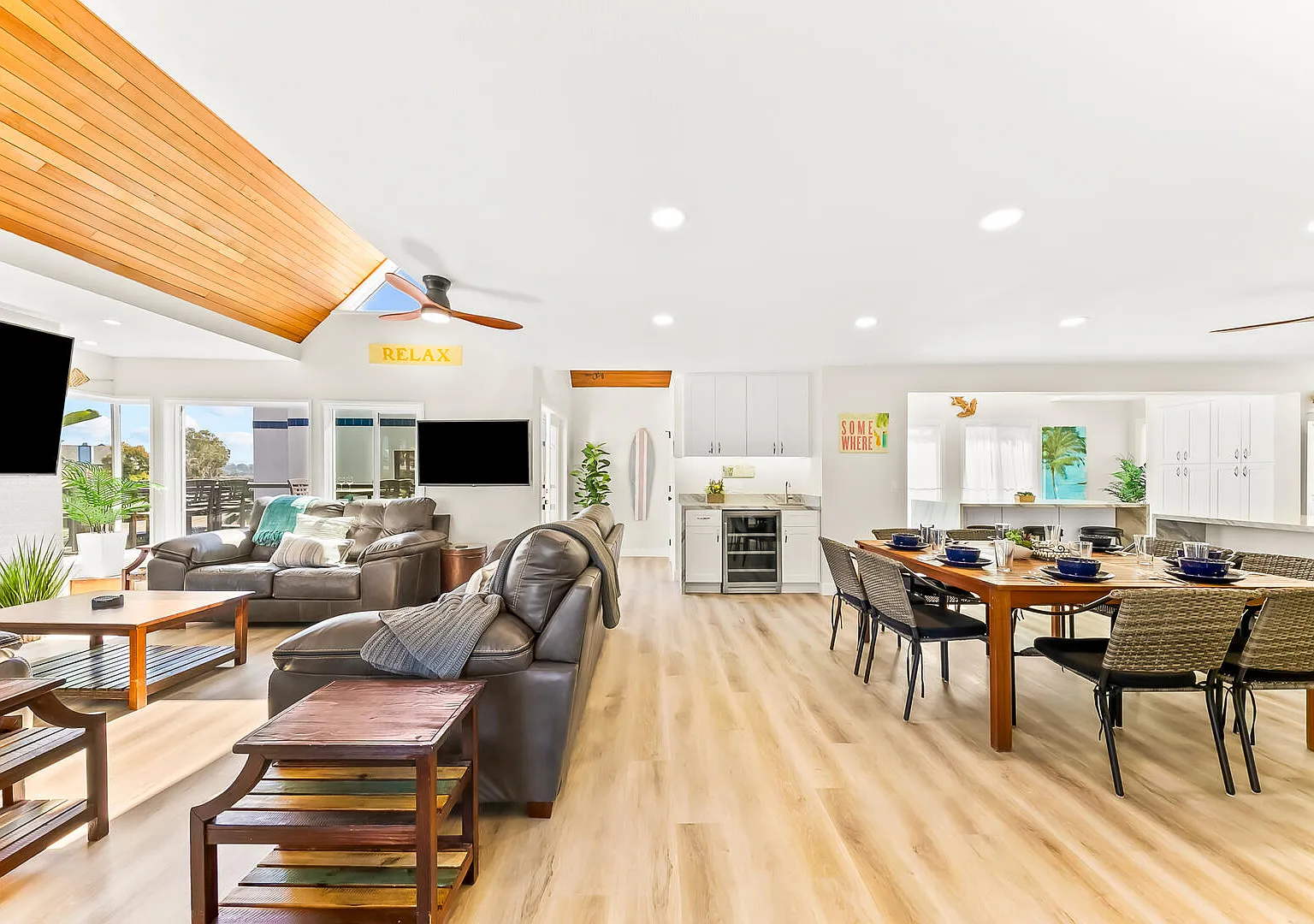 4 bed, 4.5 bath, 2139 sqft, $10,000 — Photo 4