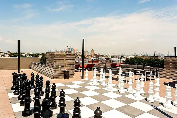 Rented by MNS | media 26