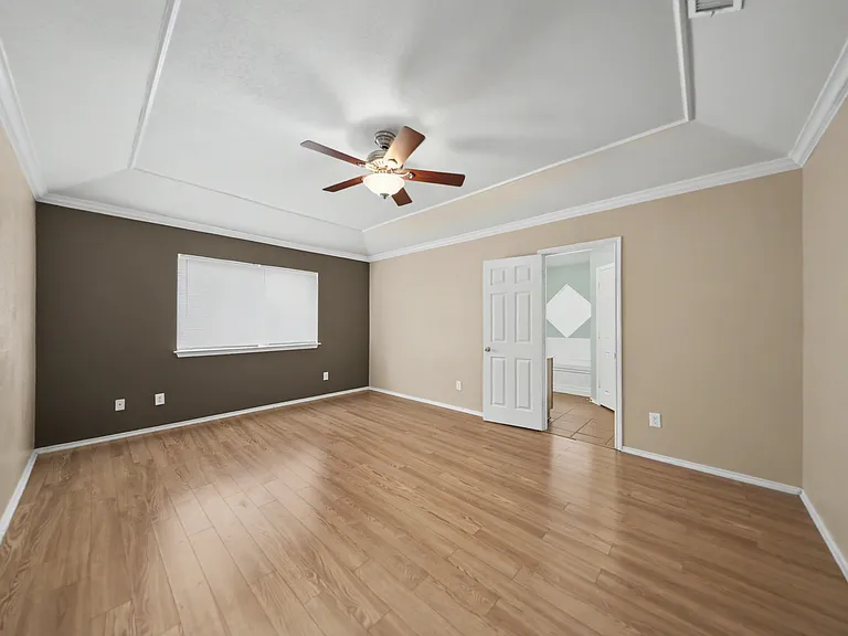 1804 Lobrecht Ct — Photo 14