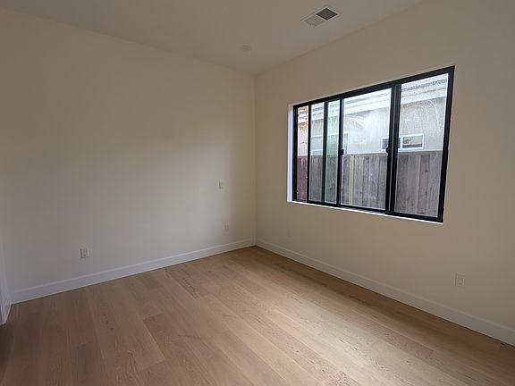 5th image of 21079 Tamarind Ct