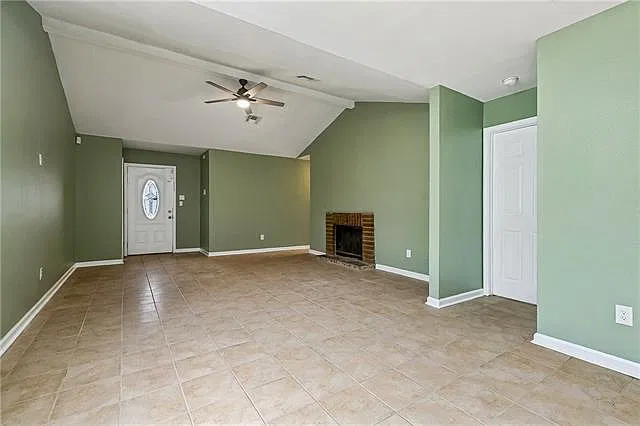 4 bed, 2.0 bath, 1500 sqft, $1,900 — Photo 4