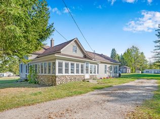 621 W Upton Ave, Reed City, MI 49677