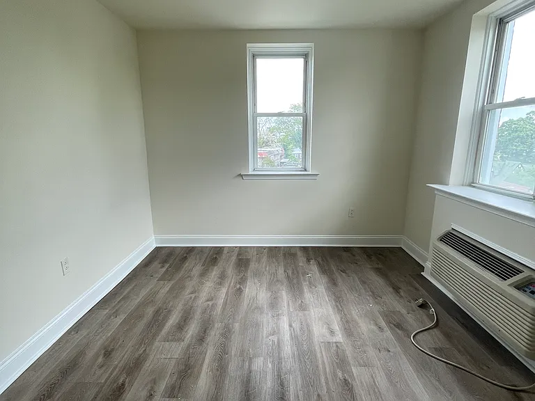 744 E Vernon Rd #D404 — Photo 14