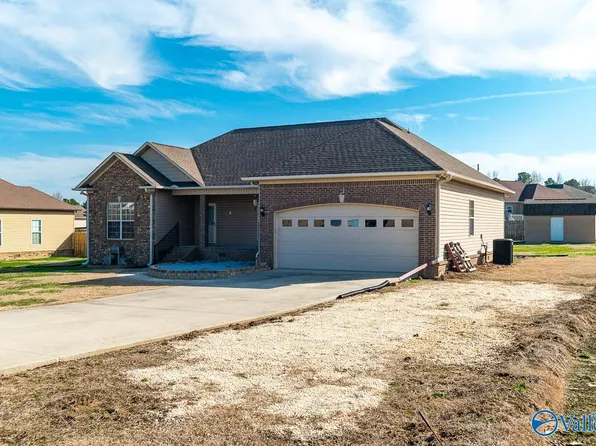 111 Lashae Loop, Grant, AL 35747