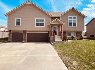 7909 N Walrond Ave, Kansas City, MO 64119