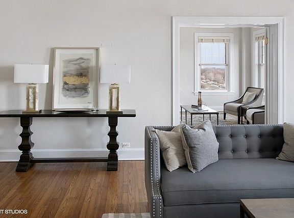 4th image of 3530 N Lake Shore Dr APT 7A