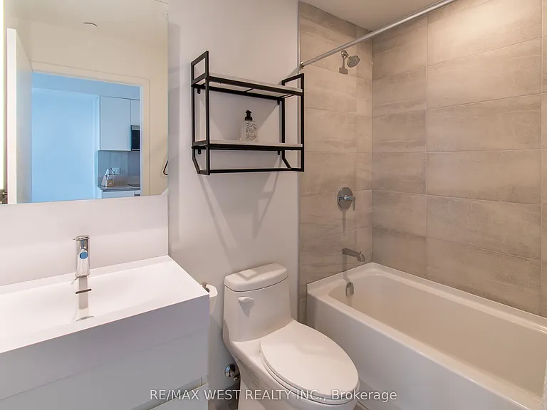 39 Mary St #1210 — Photo 9