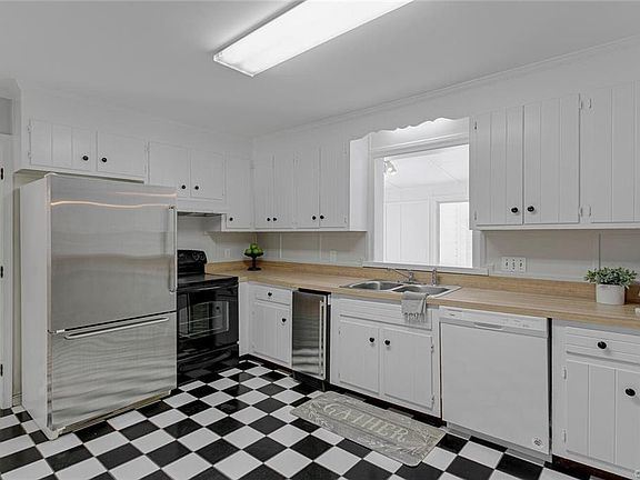 4th image of 104 Reams Ct