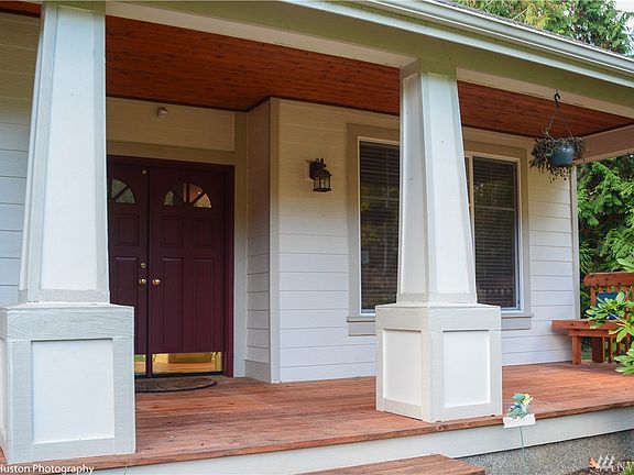 2nd image of 2607 Quail Creek Way NE