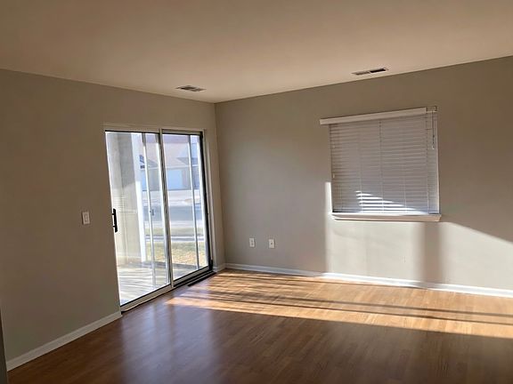 4th image of 1016 Rockefeller Ln