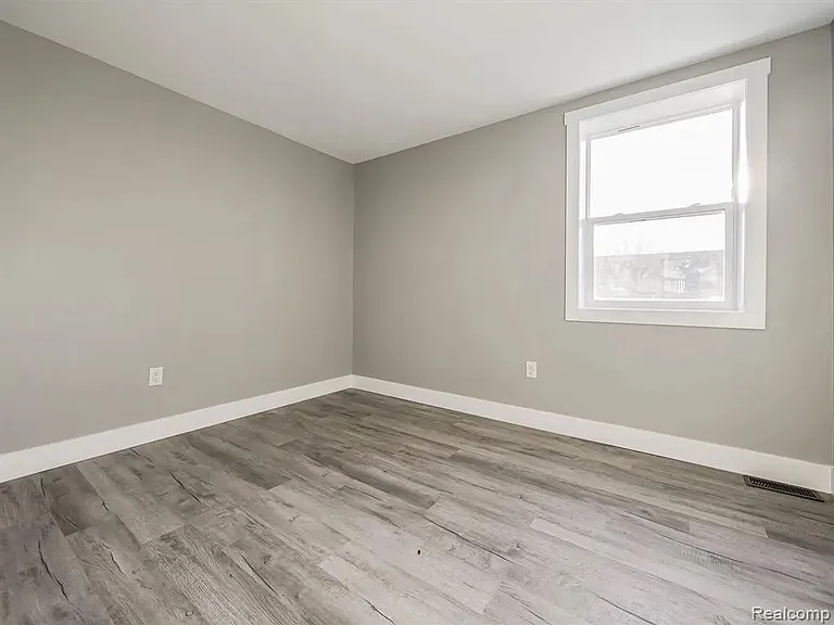 311 Longspur Ln — Photo 11